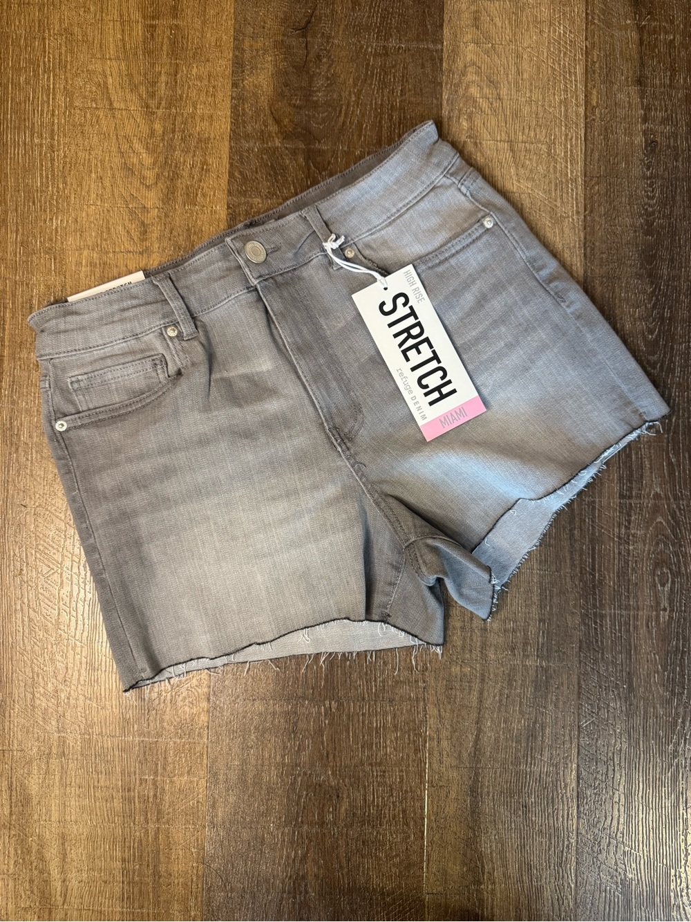 NWT Refuge Miami High Rise Stretch Grey Jean Shorts Size 7